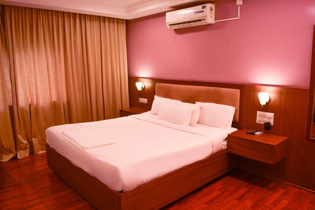 Serene Boutique Hotel Bangalore Buitenkant foto