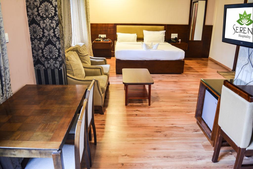Serene Boutique Hotel Bangalore Buitenkant foto